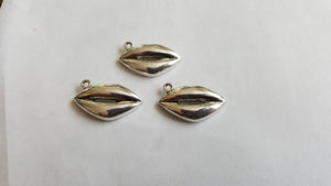 Antique Silver Lips Charms