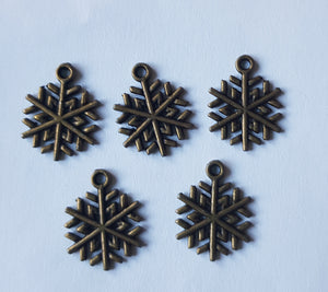19 x 17mm antique bronze snowflake charms